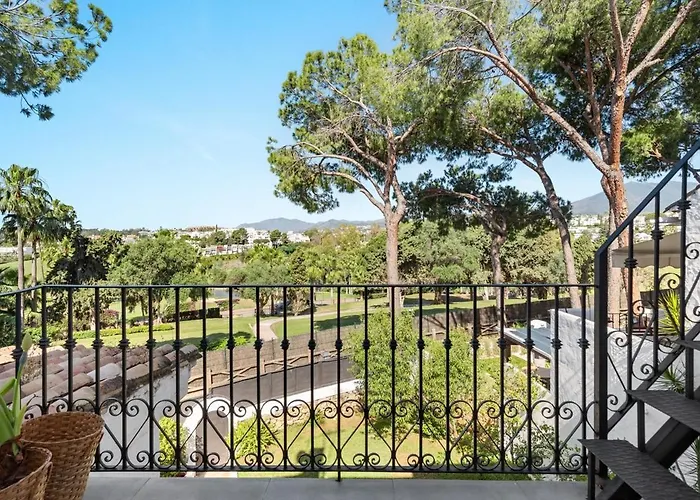 Ph With Rooftop Terrace Views Aloha Golf Rdr489 *
