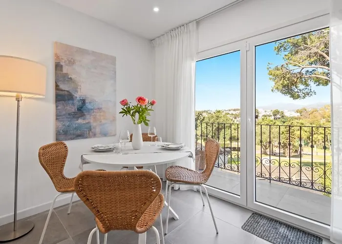 Ph With Rooftop Terrace Views Aloha Golf Rdr489 *